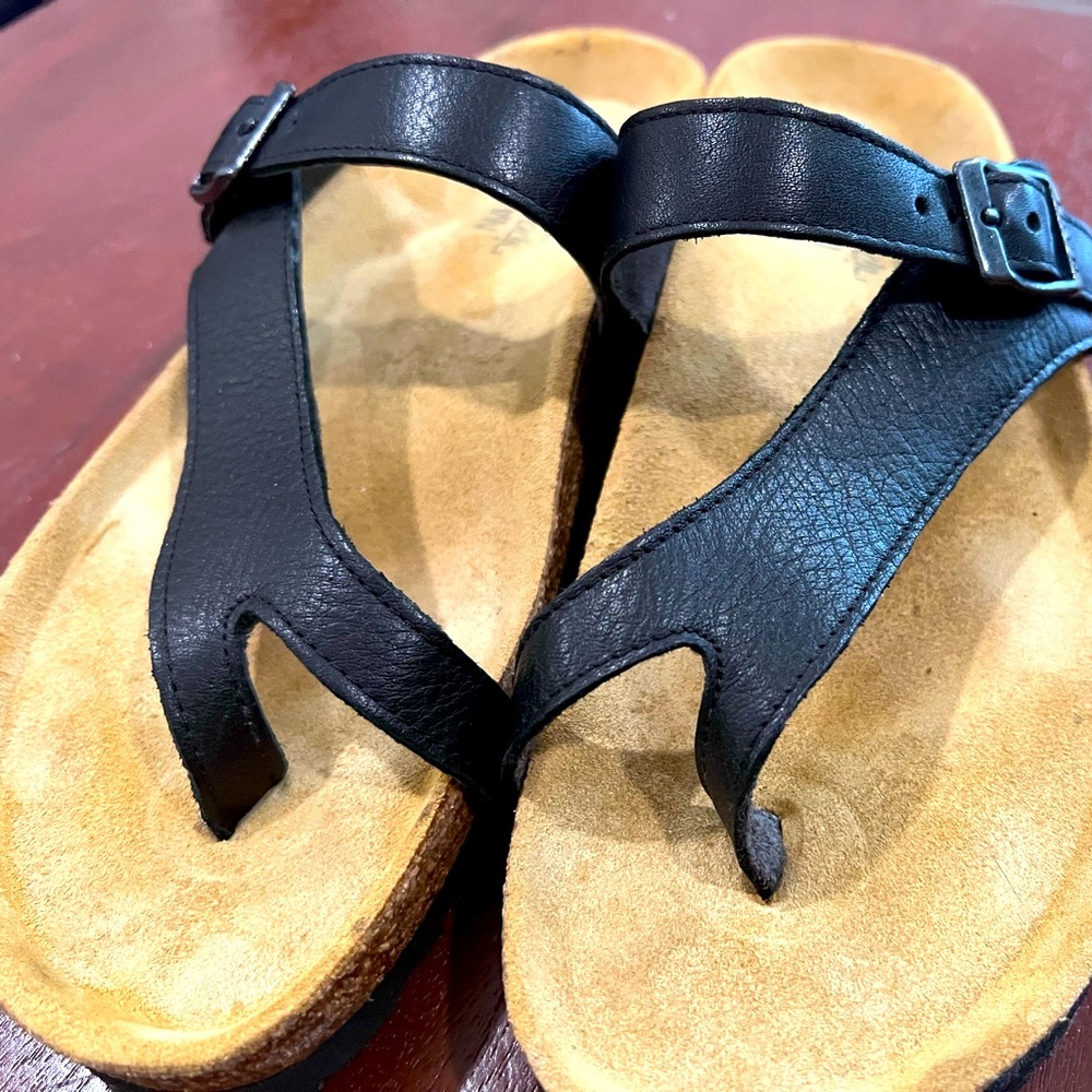EUC Naot Black Leather Slip-OnTahoe Sandals Sz 40